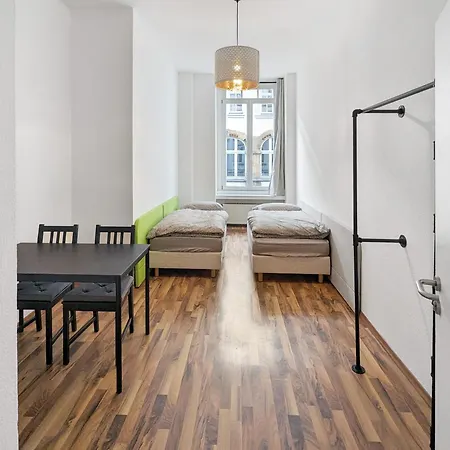 Monteurdreams-de Zentrale, Grosse 5z Wohnung, 2 Baeder, Kueche Appartamento *