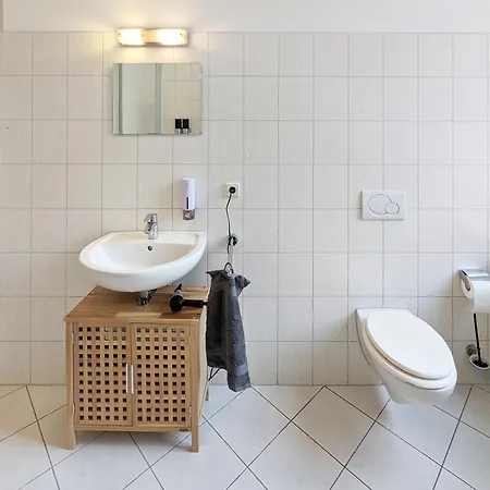 Zentrum, Schnelles Wlan, Tvs In Allen 5 Zimmern, Self-check-in, 5 Riesige Fuer Grosse Gruppen, Aufzug Apartment Leipzig