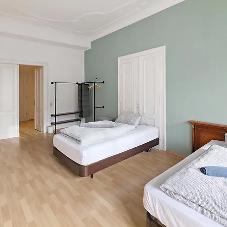 Monteurdreams-de Zentrale, Grosse 5z Wohnung, 2 Baeder, Kueche