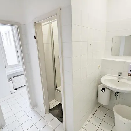 Monteurdreams-de Zentrale, Grosse 5z Wohnung, 2 Baeder, Kueche