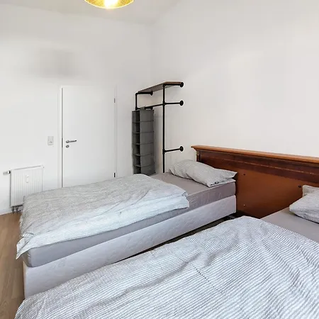 Apartment Zentrum, Schnelles Wlan, Tvs In Allen 5 Zimmern, Self-check-in, 5 Riesige Für Große Gruppen, Aufzug *