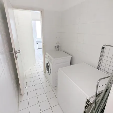 Appartement Monteurdreams-de Zentrale, Grosse 5z Wohnung, 2 Baeder, Kueche *