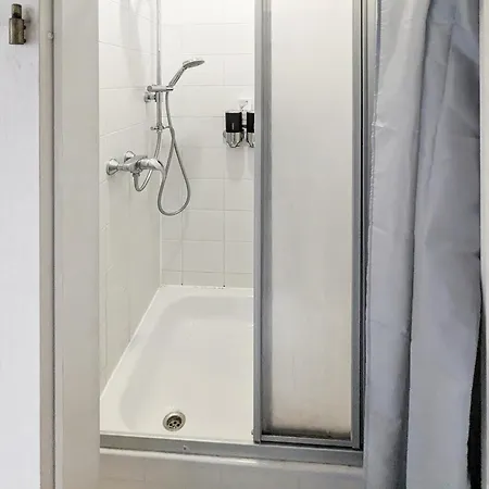Monteurdreams-de Zentrale, Grosse 5z Wohnung, 2 Baeder, Kueche Appartement *