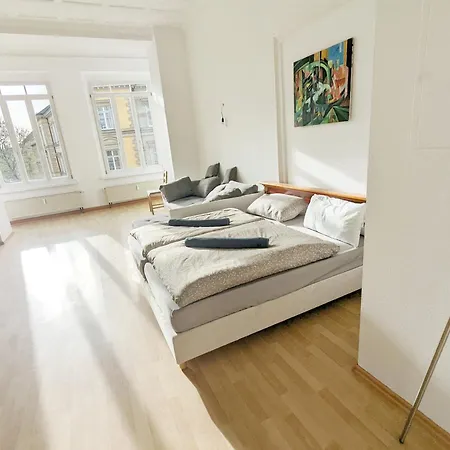 Zentrum, Schnelles Wlan, Tvs In Allen 5 Zimmern, Self-check-in, 5 Riesige Fuer Grosse Gruppen, Aufzug * Leipzig