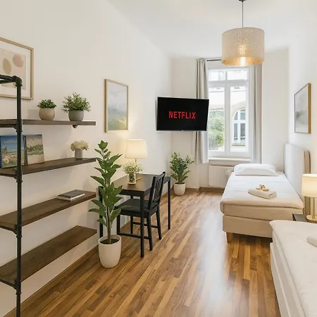 Zentrum, Schnelles Wlan, Tvs In Allen 5 Zimmern, Self-check-in, 5 Riesige Für Große Gruppen, Aufzug Apartment *